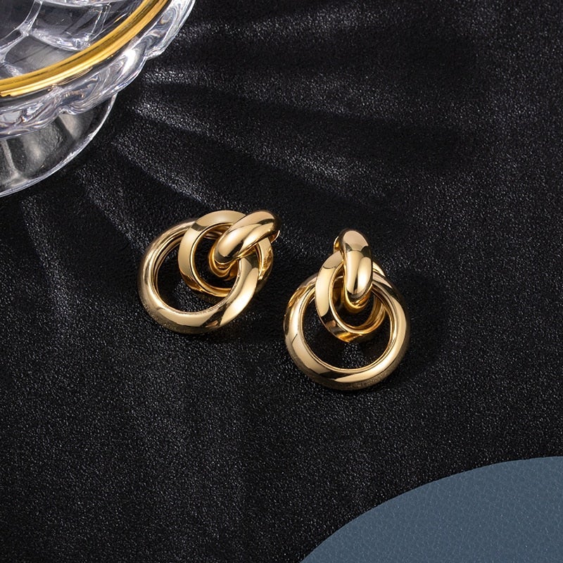 Elegant Gold Hoop Earrings