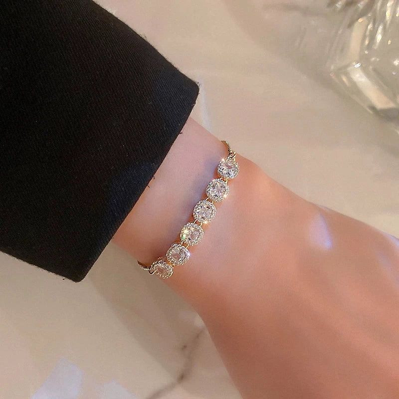 Adjustable Luxury Bracelet with Zirconia in Gold