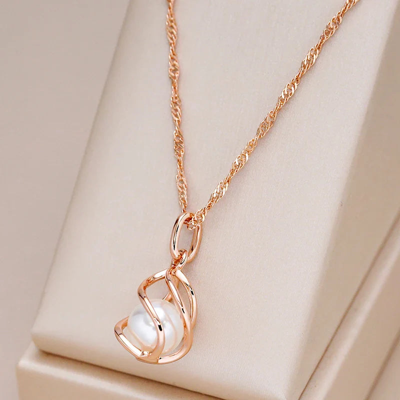 Exclusive Rose Gold Geometric Pearl Necklace